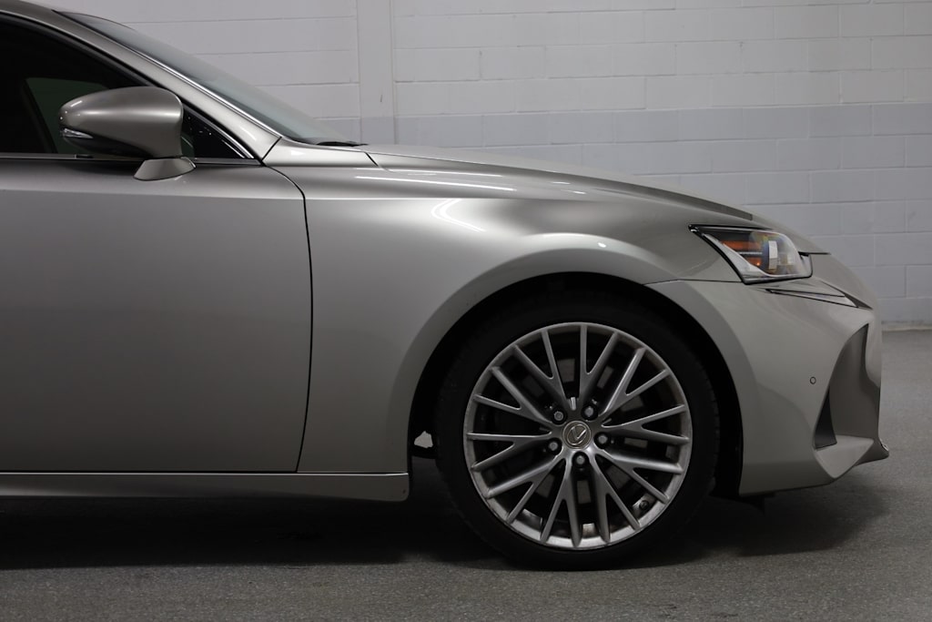 2019 Lexus IS 300 8