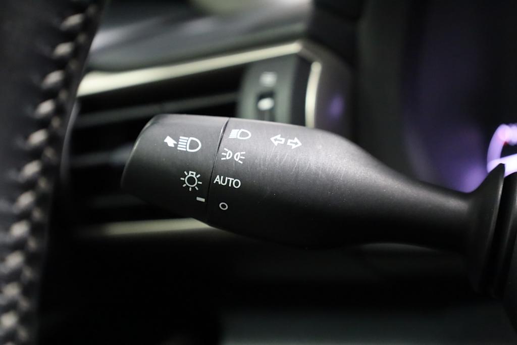 2019 Lexus IS 300 34