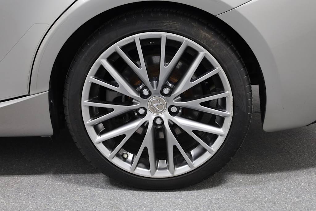 2019 Lexus IS 300 39