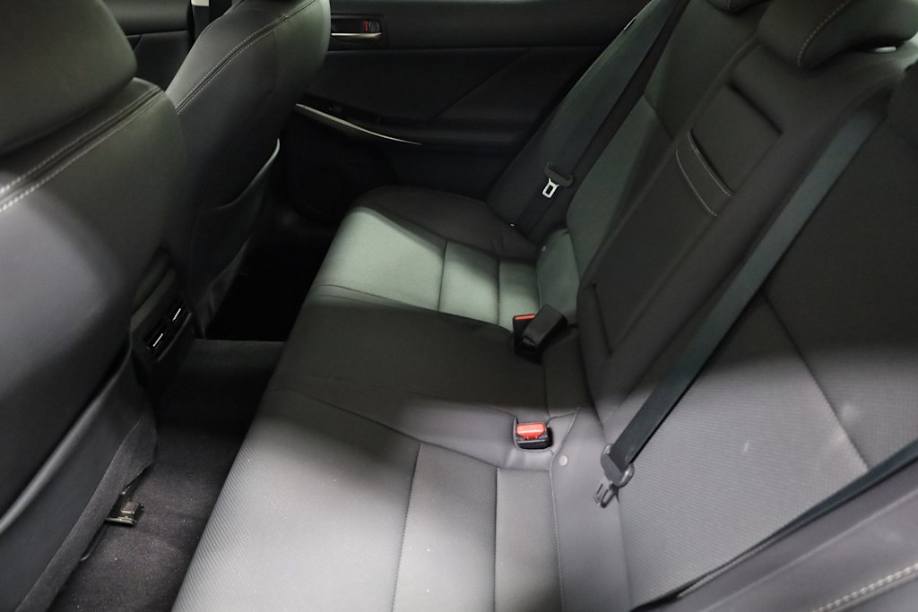 2019 Lexus IS 300 13