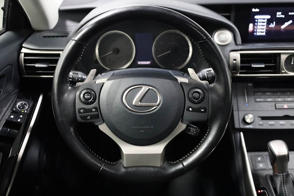 2016 Lexus IS 300 10