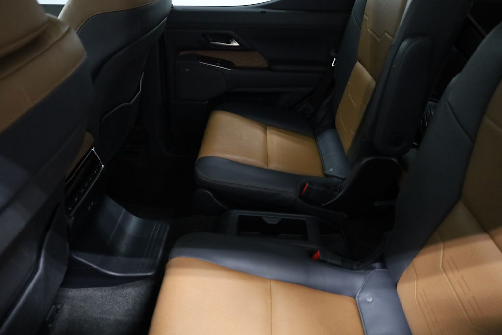 Thumbnail: 2024 Lexus ES - 13