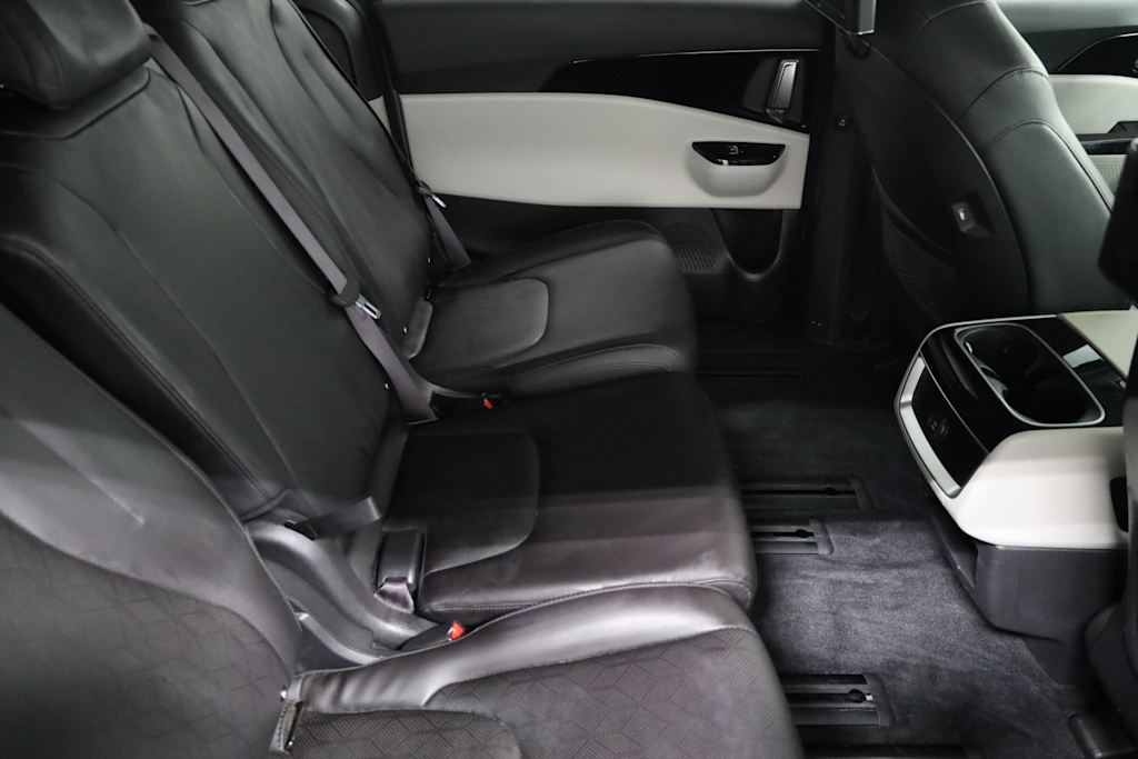 Thumbnail: 2024 Kia Carnival - 35