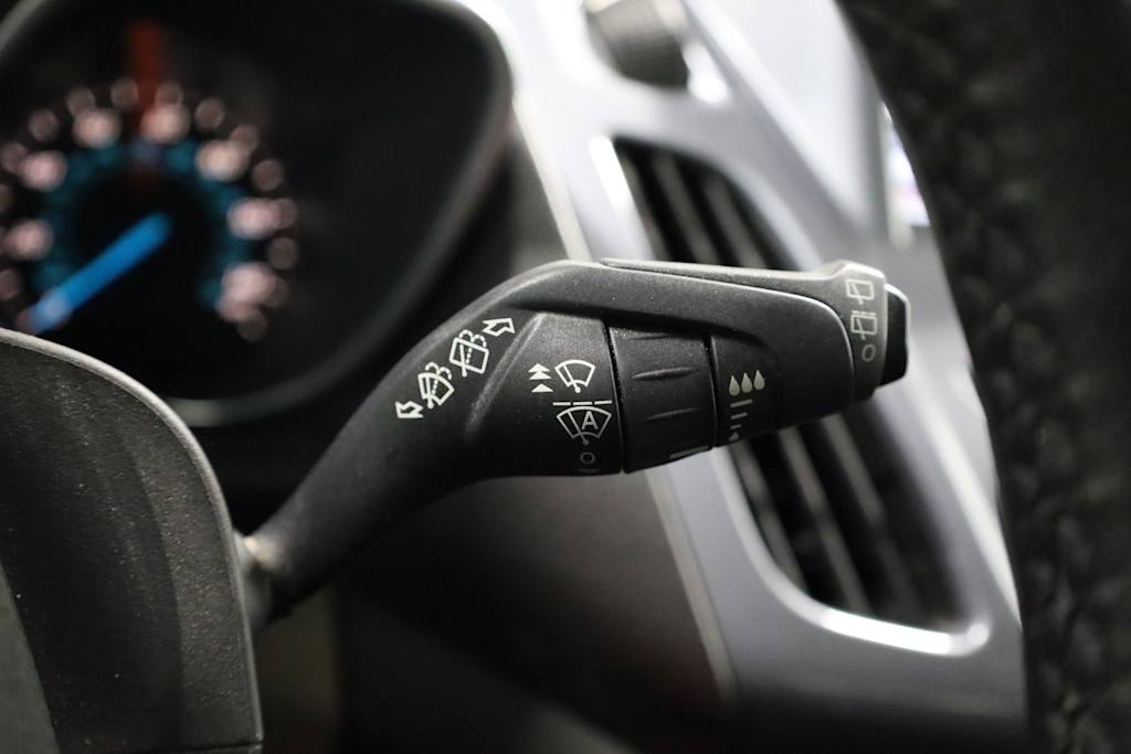 Thumbnail: 2015 Ford Transit Series - 32