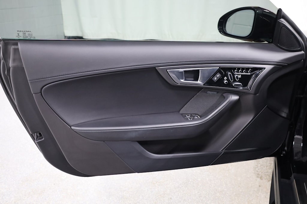 Thumbnail: 2017 Jaguar F-Type - 24