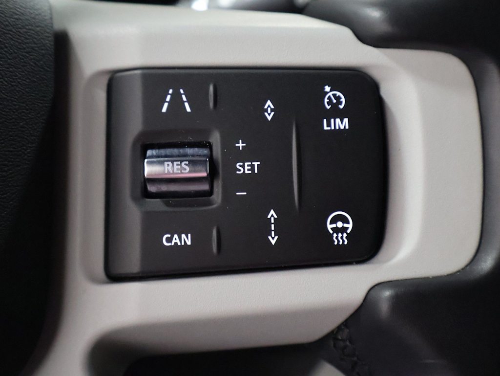 Thumbnail: 2024 Land Rover Defender - 32