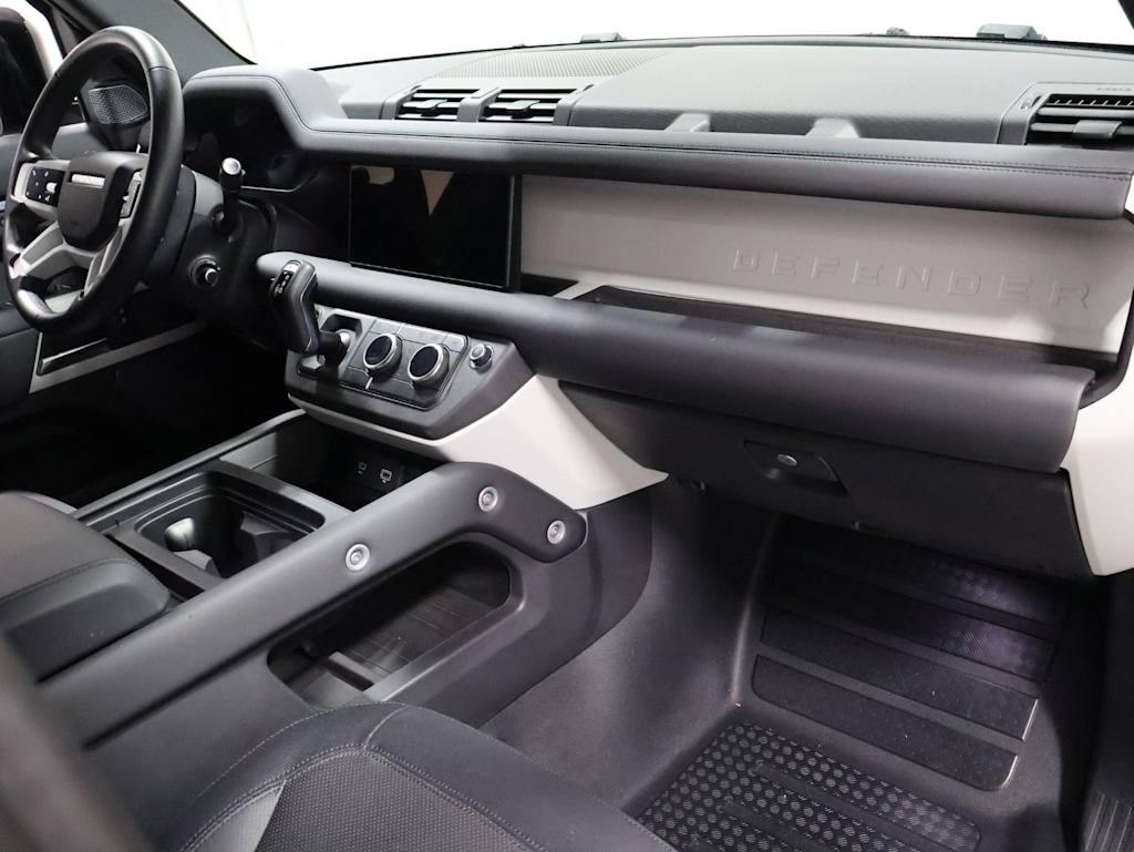 Thumbnail: 2024 Land Rover Defender - 10