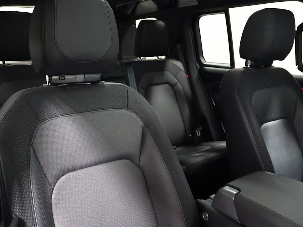 Thumbnail: 2024 Land Rover Defender - 30