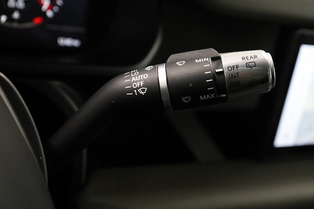 Thumbnail: 2020 Land Rover Defender - 41