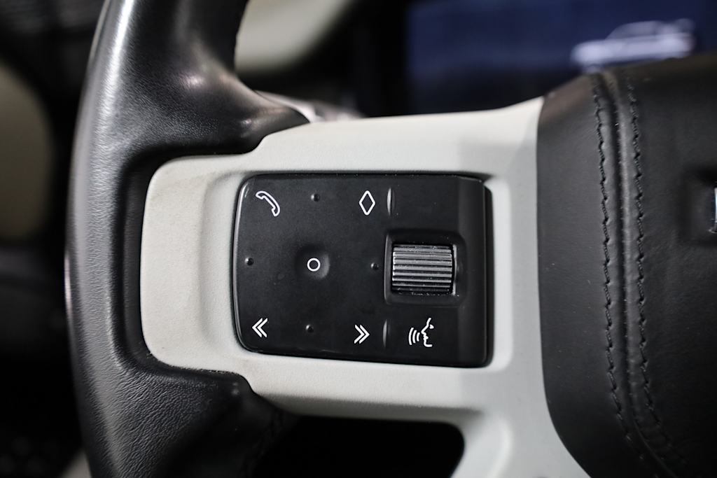 Thumbnail: 2020 Land Rover Defender - 38