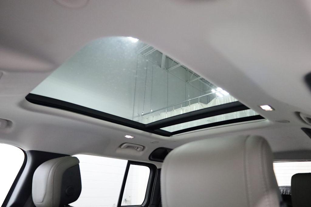 Thumbnail: 2020 Land Rover Defender - 36