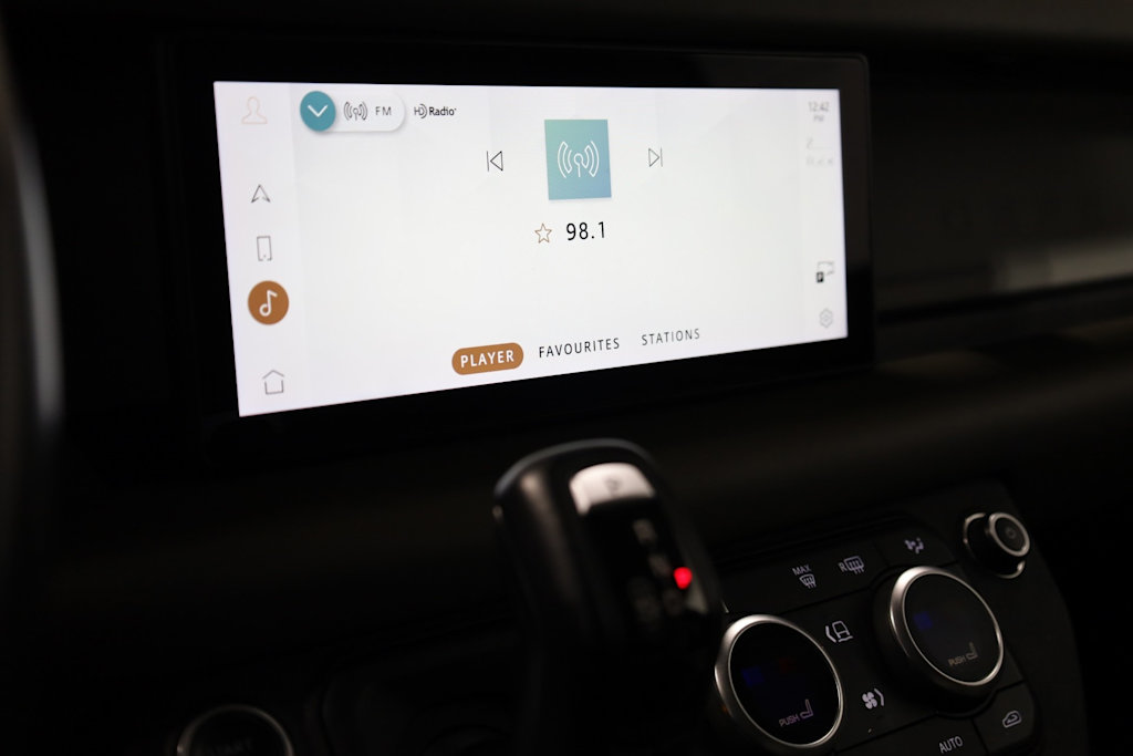 Thumbnail: 2020 Land Rover Defender - 43