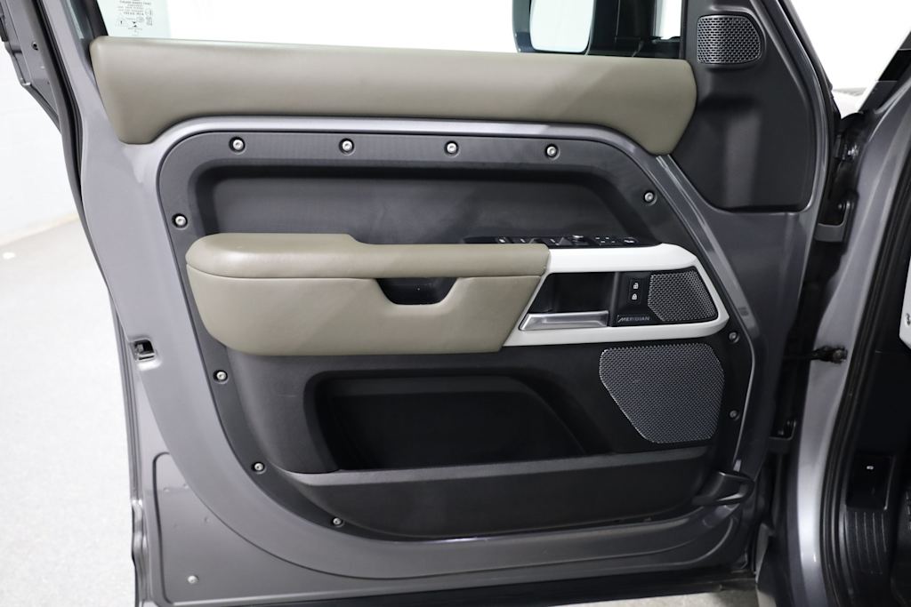 Thumbnail: 2020 Land Rover Defender - 33