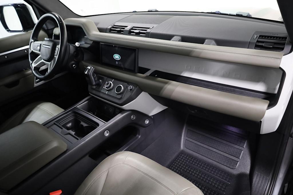 Thumbnail: 2020 Land Rover Defender - 9