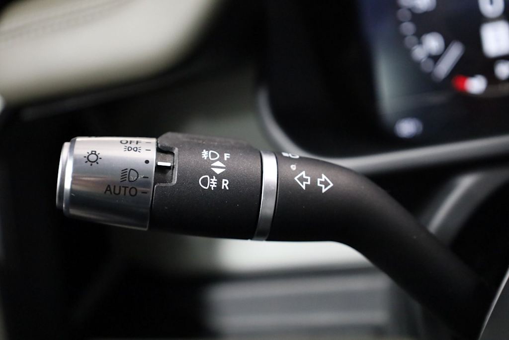 Thumbnail: 2020 Land Rover Defender - 34