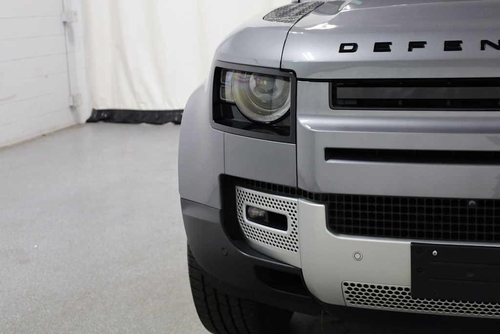 Thumbnail: 2020 Land Rover Defender - 6