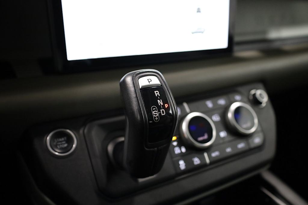 Thumbnail: 2020 Land Rover Defender - 32