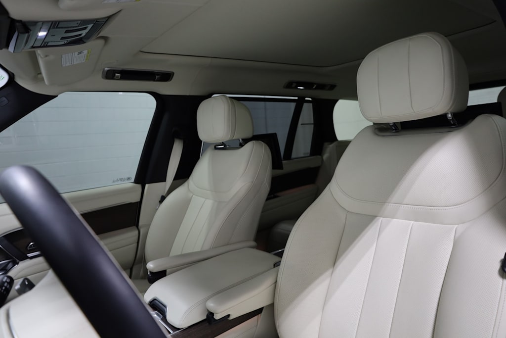 Thumbnail: 2023 Land Rover Range Rover - 9