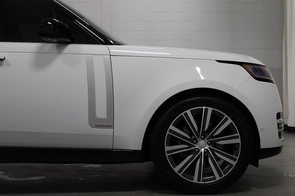 Thumbnail: 2023 Land Rover Range Rover - 7