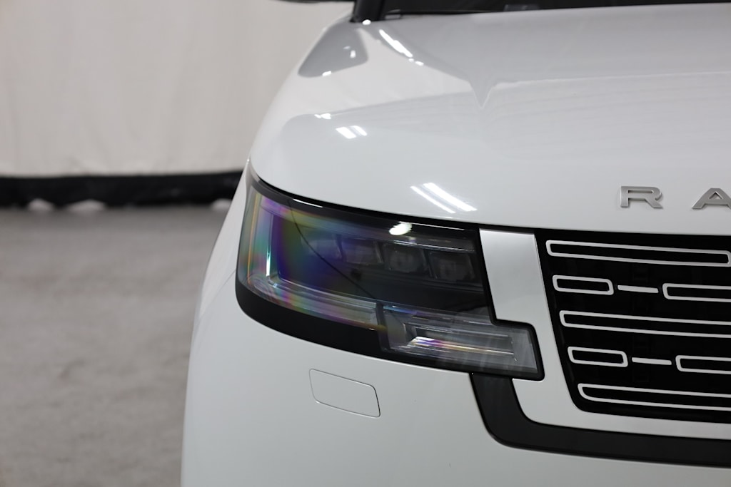 Thumbnail: 2023 Land Rover Range Rover - 24