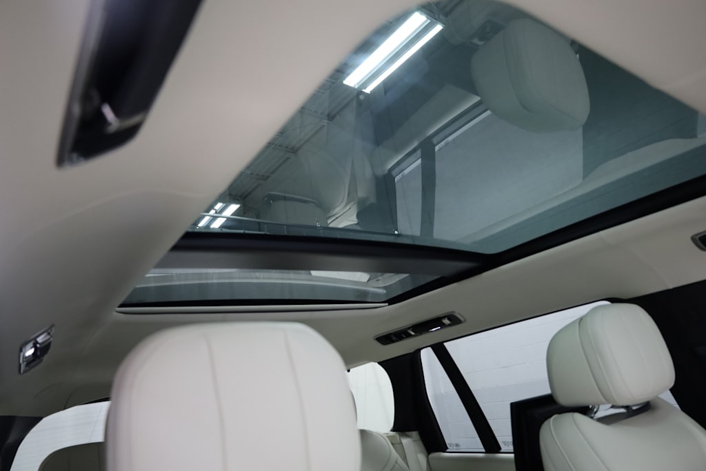 Thumbnail: 2023 Land Rover Range Rover - 26