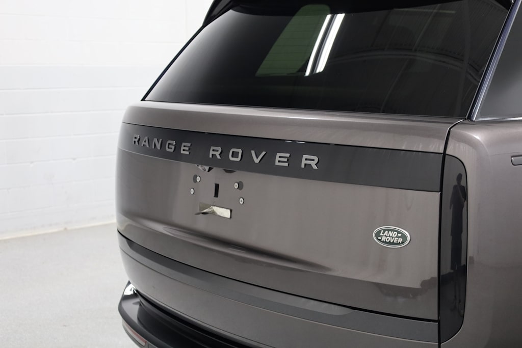 Thumbnail: 2023 Land Rover Range Rover - 7