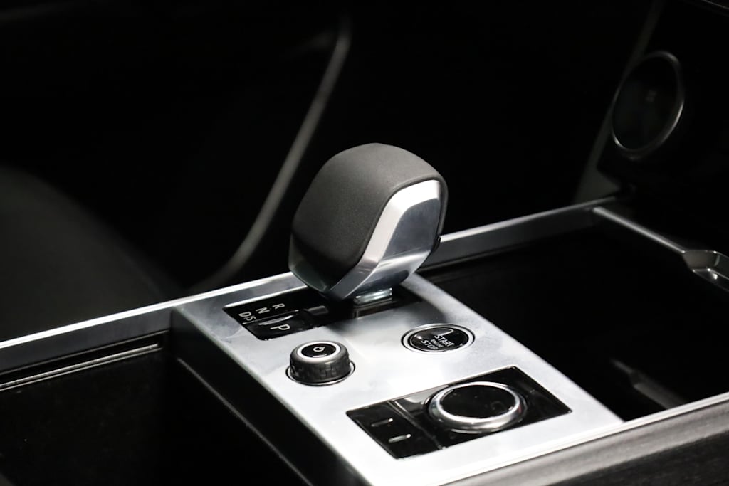Thumbnail: 2023 Land Rover Range Rover - 16