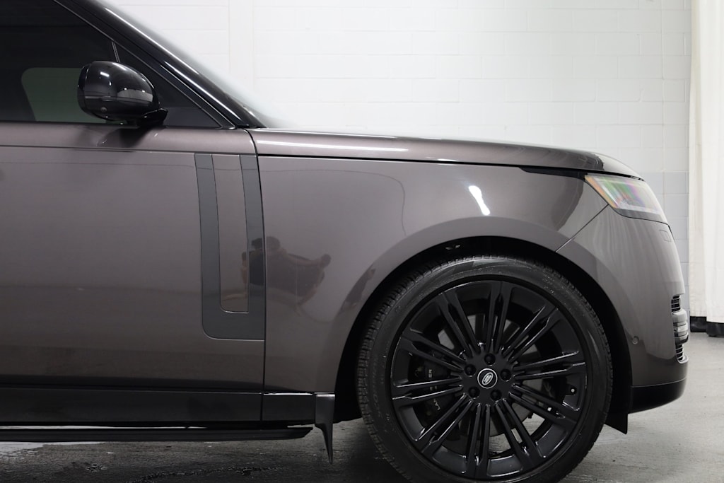Thumbnail: 2023 Land Rover Range Rover - 22