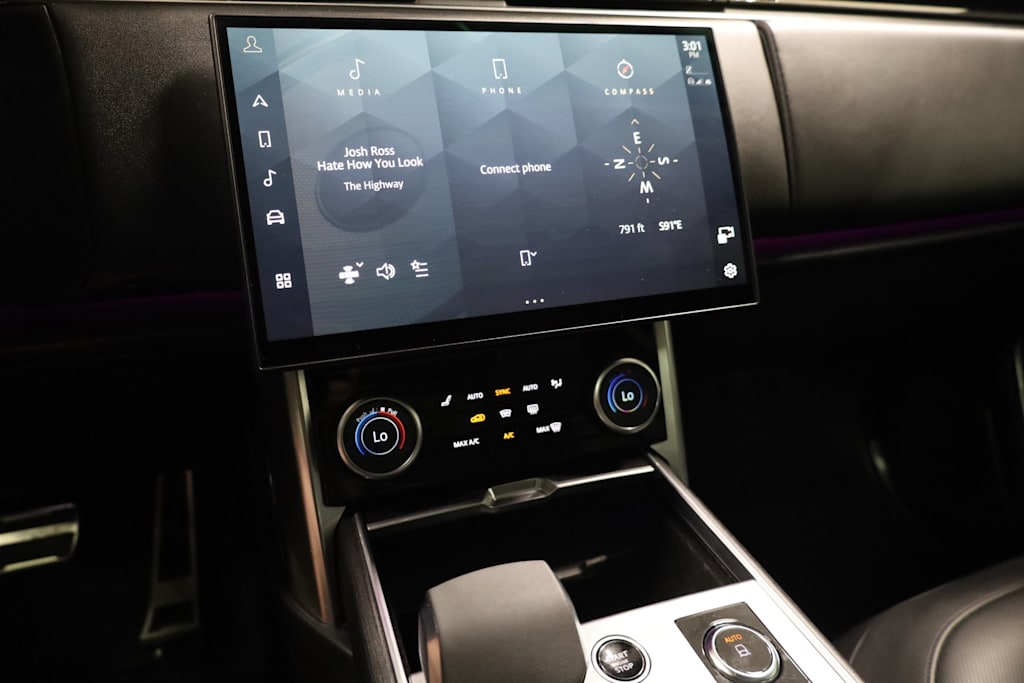 Thumbnail: 2023 Land Rover Range Rover - 15