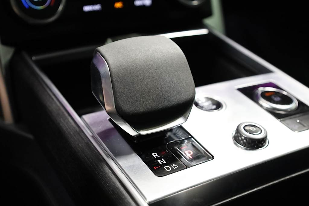 Thumbnail: 2023 Land Rover Range Rover - 31