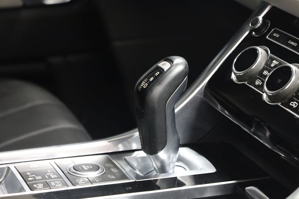 Thumbnail: 2015 Land Rover Range Rover Sport - 17