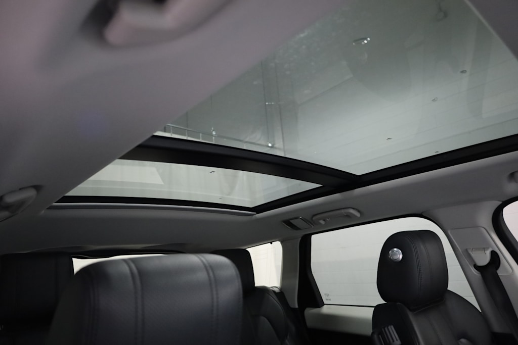 Thumbnail: 2015 Land Rover Range Rover Sport - 28