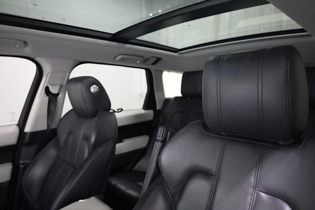 Thumbnail: 2015 Land Rover Range Rover Sport - 27