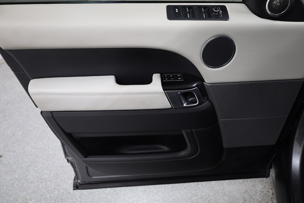 Thumbnail: 2015 Land Rover Range Rover Sport - 26