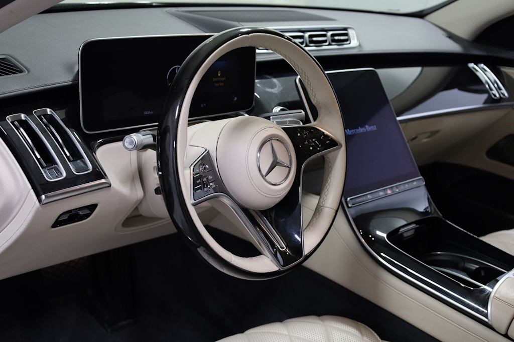 Thumbnail: 2022 Mercedes-Benz S-Class - 2