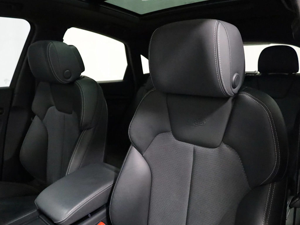 Thumbnail: 2023 Audi SQ5 - 12
