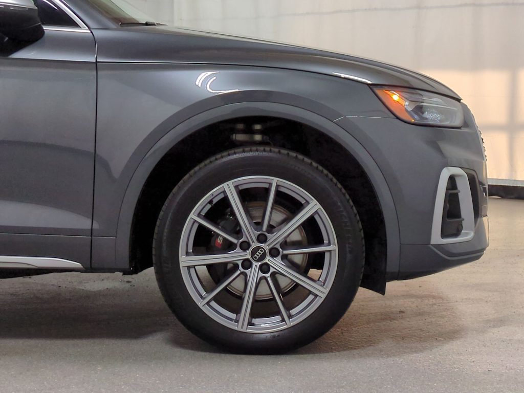 Thumbnail: 2023 Audi SQ5 - 8