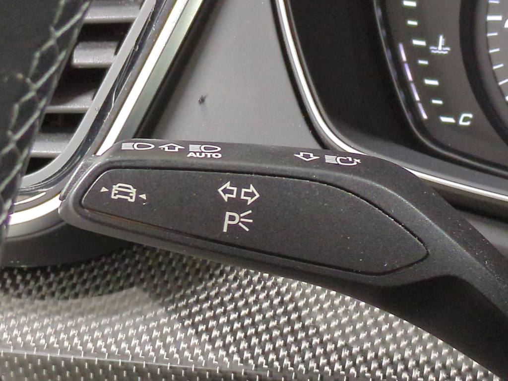 Thumbnail: 2023 Audi SQ5 - 33