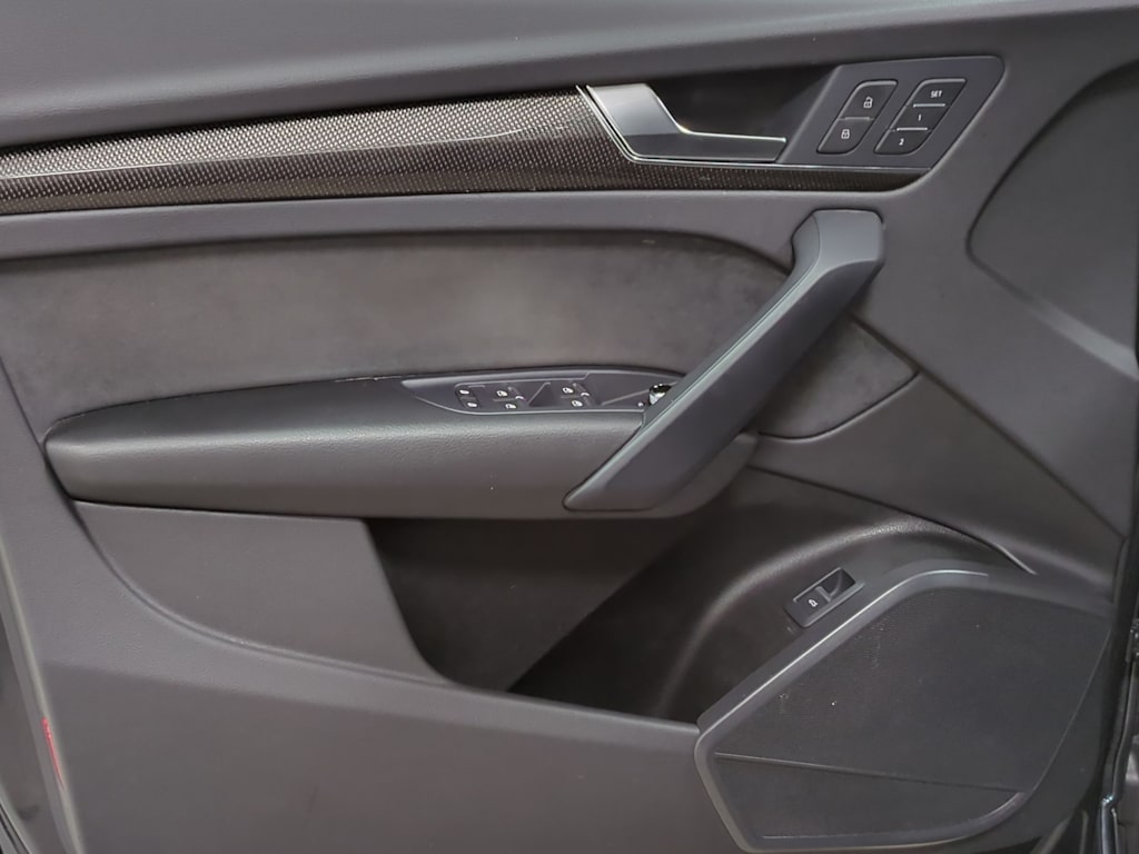Thumbnail: 2023 Audi SQ5 - 27