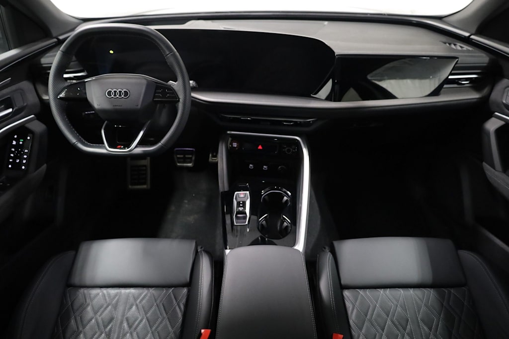 Thumbnail: 2025 Audi SQ5 - 15