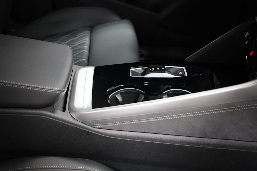 Thumbnail: 2025 Audi SQ5 - 30