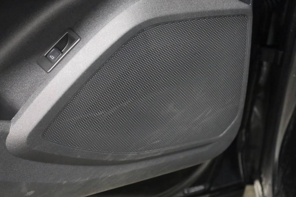 Thumbnail: 2025 Audi SQ5 - 12