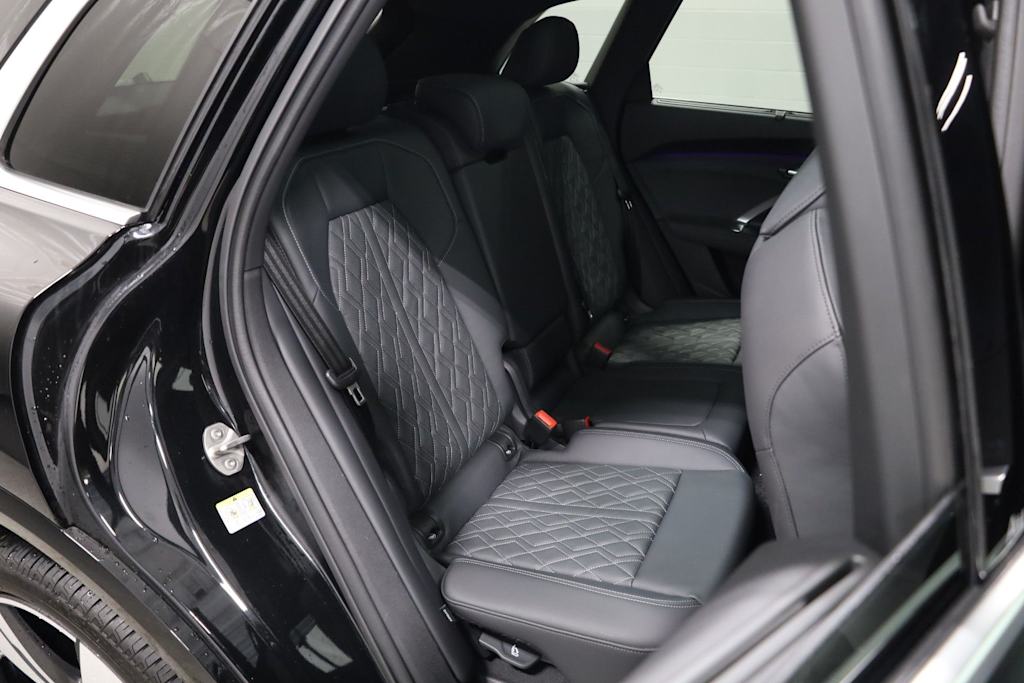 Thumbnail: 2025 Audi SQ5 - 38