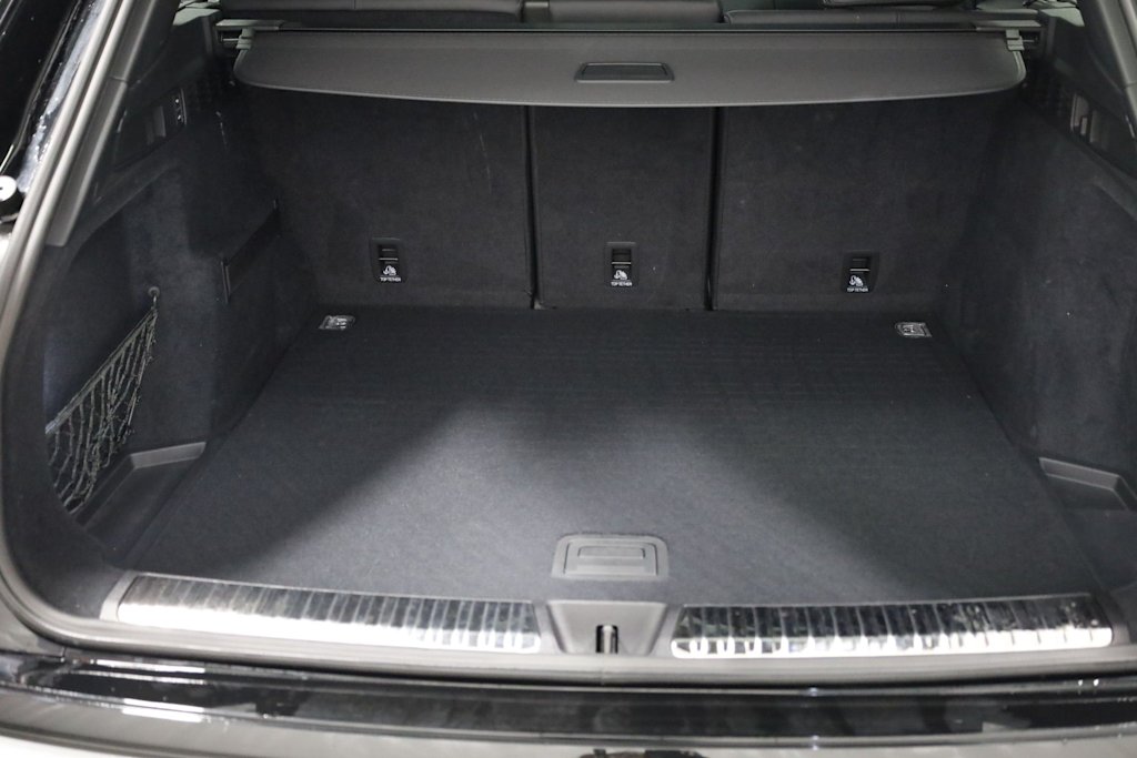 Thumbnail: 2025 Audi SQ5 - 19