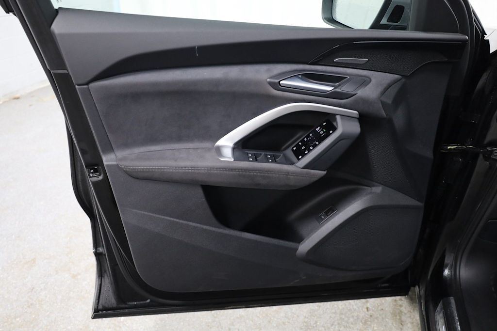 Thumbnail: 2025 Audi SQ5 - 27