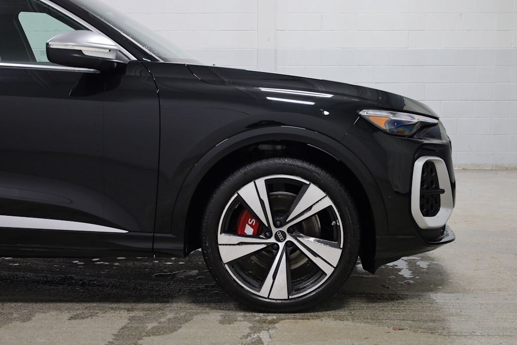 Thumbnail: 2025 Audi SQ5 - 8