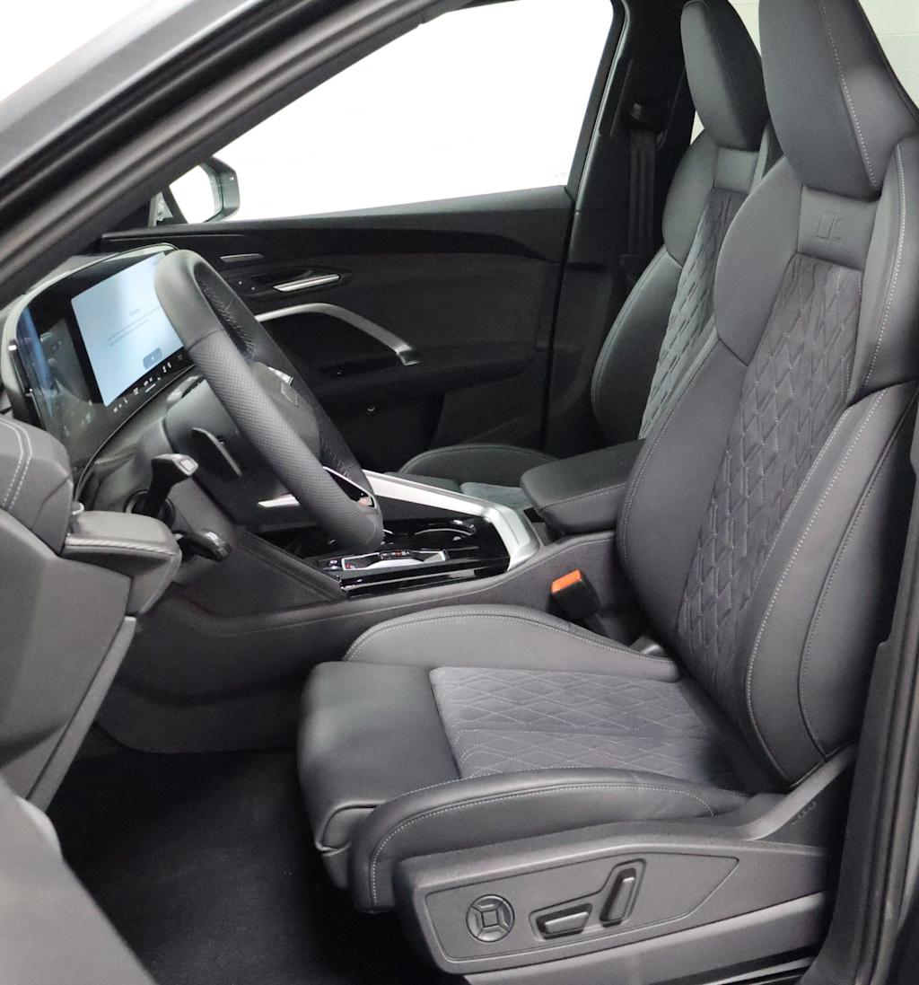 Thumbnail: 2026 Audi SQ5 - 11