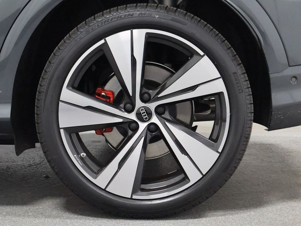 Thumbnail: 2026 Audi SQ5 - 40
