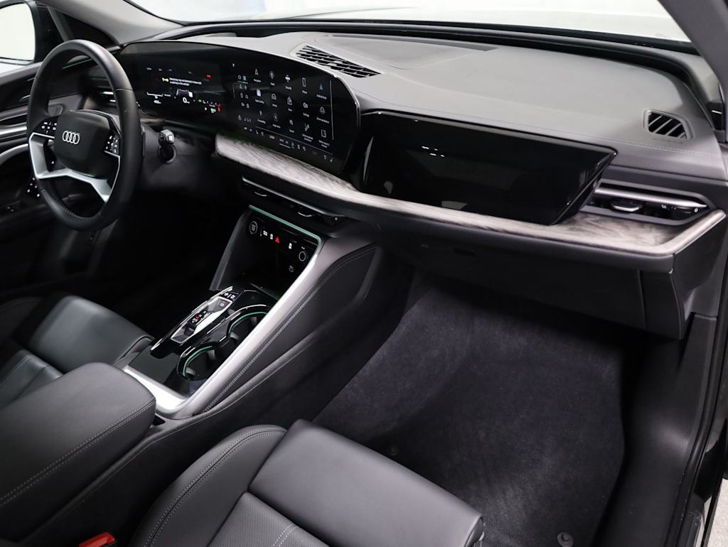 Thumbnail: 2025 Audi Q5 - 10
