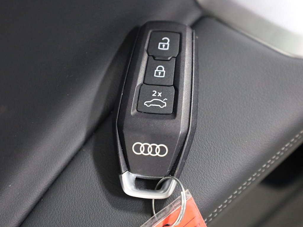 Thumbnail: 2025 Audi Q5 - 20
